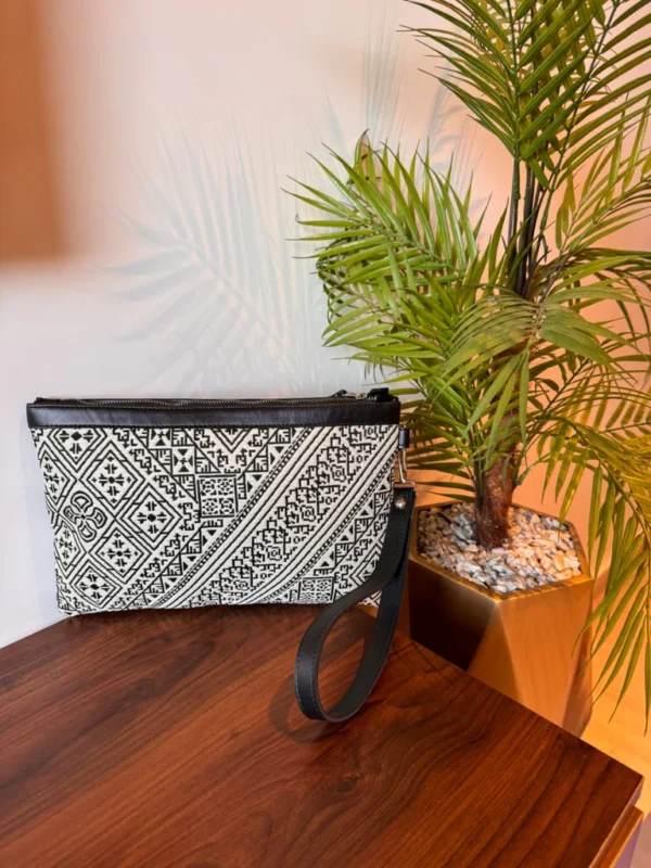 The Benchrif Elegance Clutch - Image 15