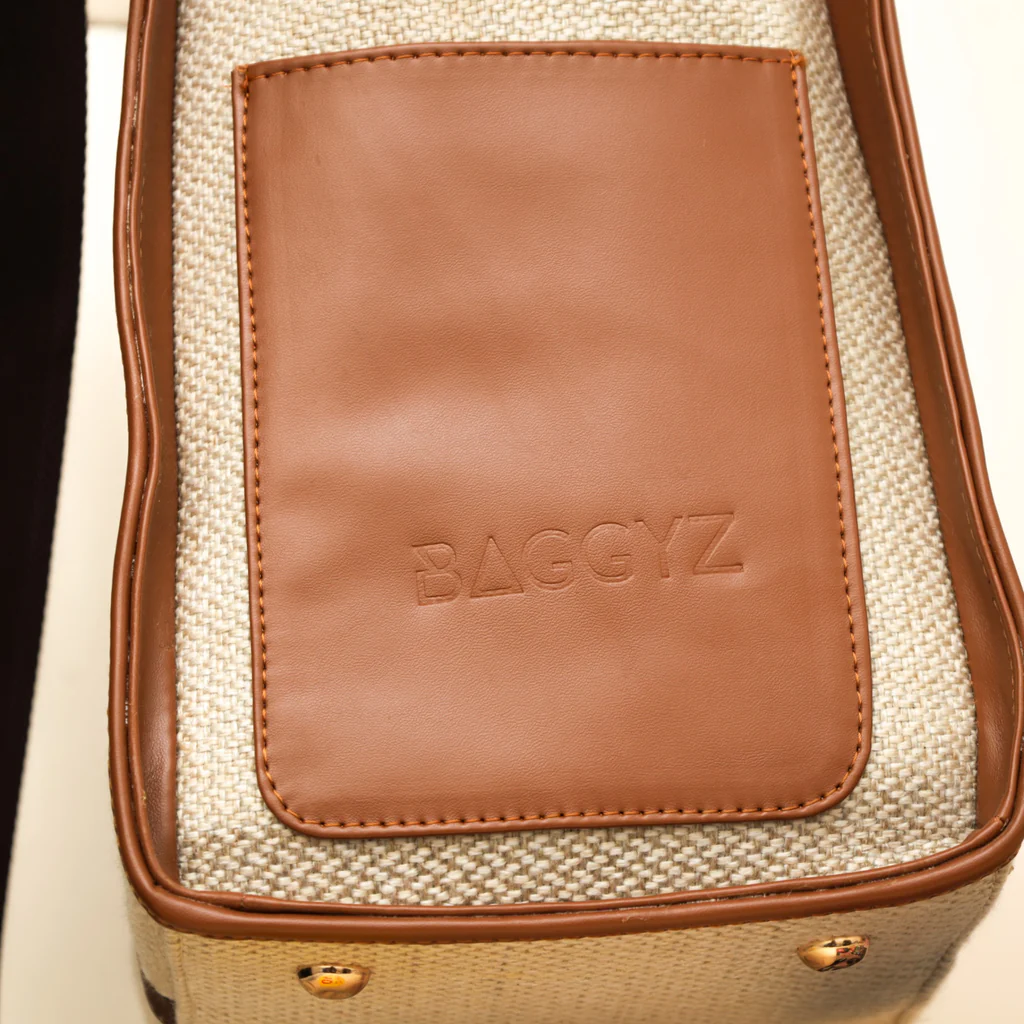 The Elegant Nomad - Image 6