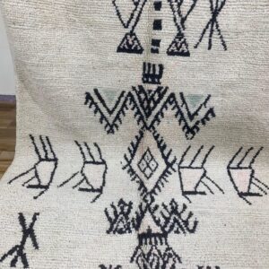 Ivory Geometric Tribal Wool Rug