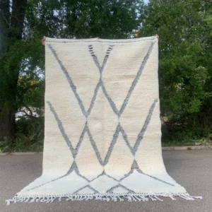 Cream Geometric Diamond Plush Rug with Grey Lines and Fringe