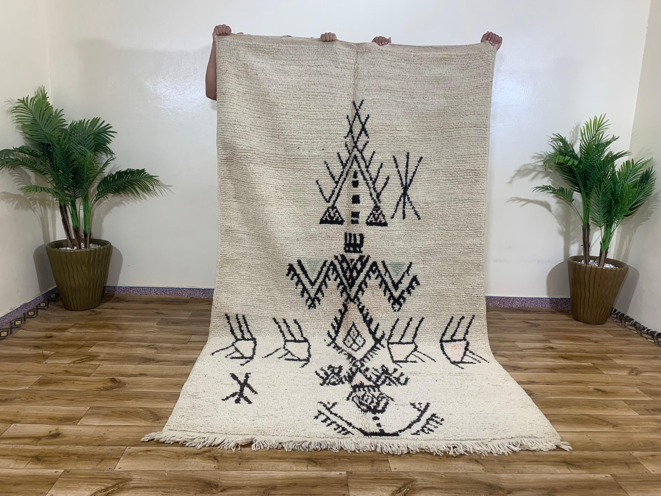 Cream Geometric Tribal Pattern Handwoven Rug - Image 2