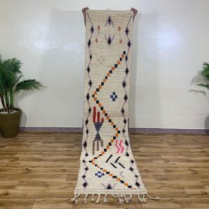 Ivory Geometric Runner Rug with Zigzag Pattern and Tassel Fringe